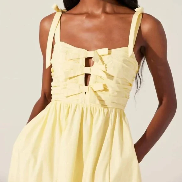 ASTR The Label Helia Bow Front Midi Dress in Lemon - Picture 3 of 4